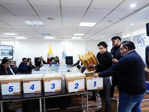 Concurso de fiscal general: comisión ciudadana recibe 75 expedientes de candidatos