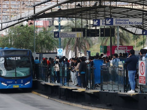 Transportistas de Quito suspenden medida de restricción de operaciones para esta noche y plantean reunión directa con Pabel Muñoz