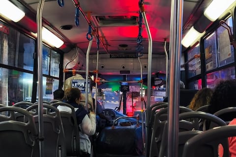 La “lucha por el centavo” y la falta de experiencia: los problemas del transporte público en Quito