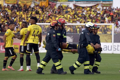 César Farías, DT de Barcelona SC, confirma grave lesión de Johan García: ’98% fractura de peroné’