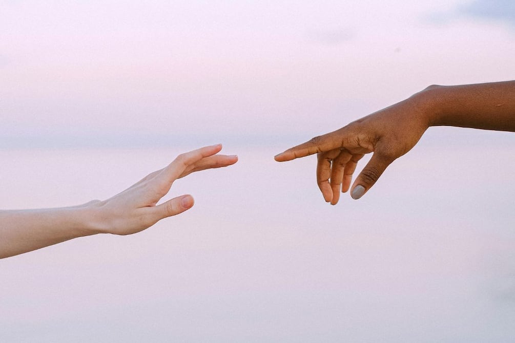 Bridging the Distance: Simple Gestures to Keep Long-Distance Relationships Thriving