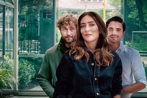 ‘Simplemente Alicia’ la serie colombiana que entró al top global de Netflix y que tiene en su elenco a un actor ecuatoriano