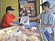 ‘Mamá quiso que preparemos lo que cocinaba ella cuando era día de fiesta’: familias que optan por celebrar el Día de la Madre en casa