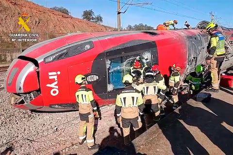 Sube a 39 el número de muertos por choque de trenes de alta velocidad en España