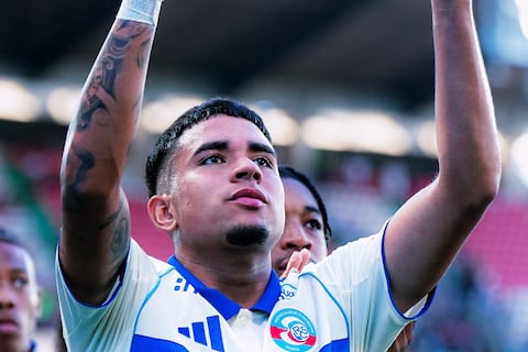 Chelsea evalúa terminar el préstamo de Kendry Páez con Racing de Estrasburgo por su escasa continuidad