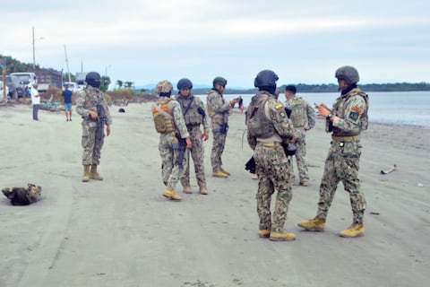 ¿Hay toque de queda en las provincias de la Costa durante el feriado de mayo 2026?