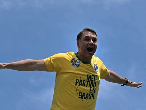 ¡Confirmado! Así salió Flávio Bolsonaro de Brasil hacia Miami