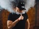 La gran mentira del ‘vapeo seguro’ al descubierto: los expertos advierten por qué estás en el mismo riesgo que un fumador de tabaco