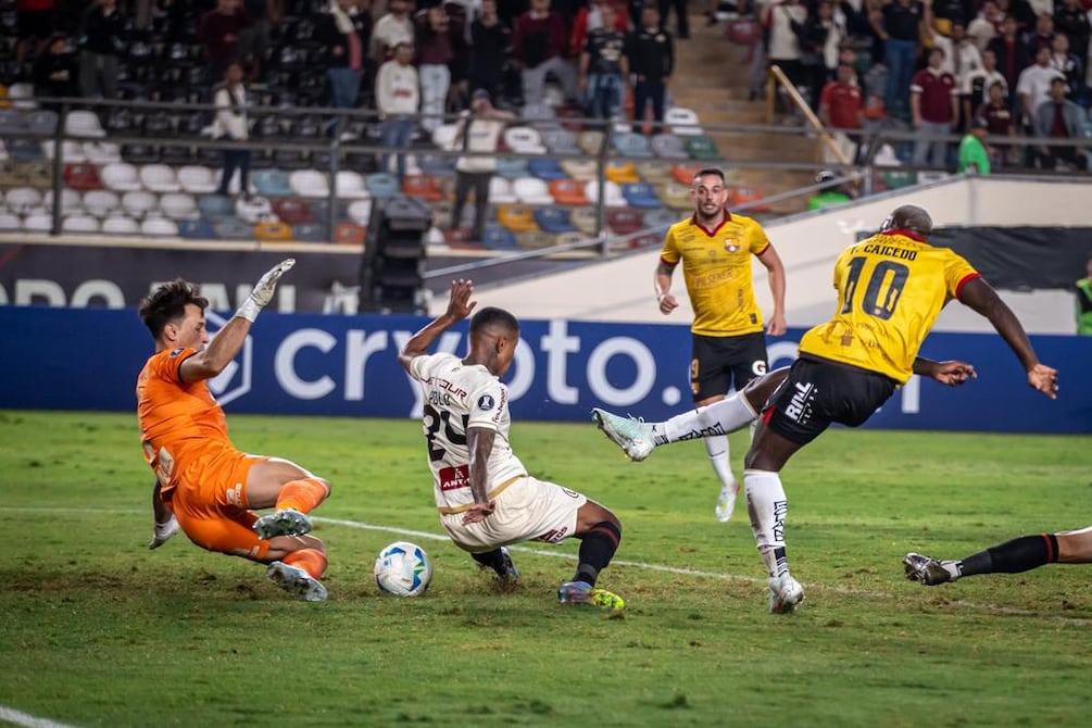 ‘Merecíamos un poco más’, el pesar de Felipe Caicedo, delantero de Barcelona SC, por la caída ante Universitario en Copa Libertadores