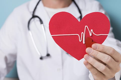 El sencillo test de 10 preguntas que te revelan qué tan saludable está tu corazón sin importar tu edad