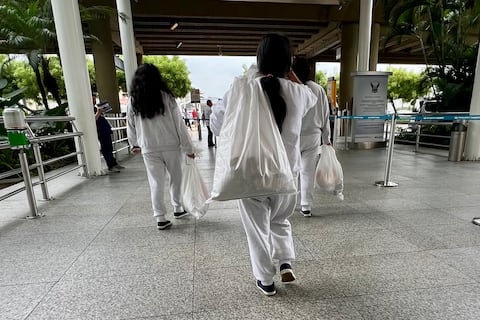 “Fui deportada, pero no llegué con las manos vacías”: así fue el calvario de una ecuatoriana detenida y expulsada de Estados Unidos por ICE