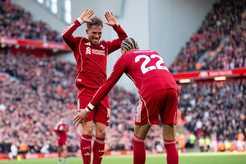Liverpool FC golea 5-2 al West Ham Unietd y mete presión en la parte alta de la Premier League