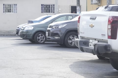 Delincuentes roban memorias de vehículos y atracan a peatones en la Alborada: moradores piden mayor presencial policial