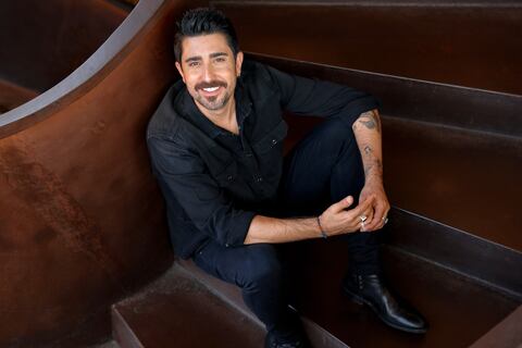 Álex Ubago viene a Ecuador; el cantante español celebra con gira sus 20 años de carrera