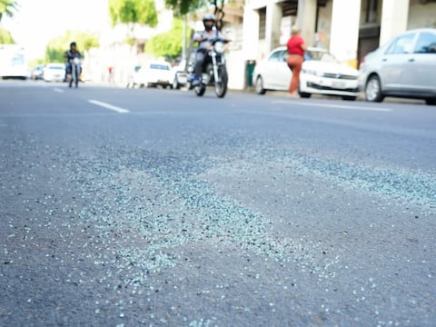 ‘Tengo 70 años viviendo aquí y jamás había pasado algo así’: vecinos consternados tras balacera en el centro de Guayaquil