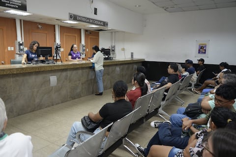 ‘No quiero estar corriendo la próxima semana’: ciudadanos buscan reponer documento antes de consulta popular y referéndum