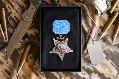 Estados Unidos aplica gran aumento a pensión de veteranos con Medalla de Honor: Esta será la cifra récord que pasarán a cobrar con nueva ley