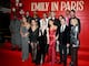 Lily Collins y el elenco de ‘Emily en París’ presentan la quinta temporada con una alfombra roja en Francia