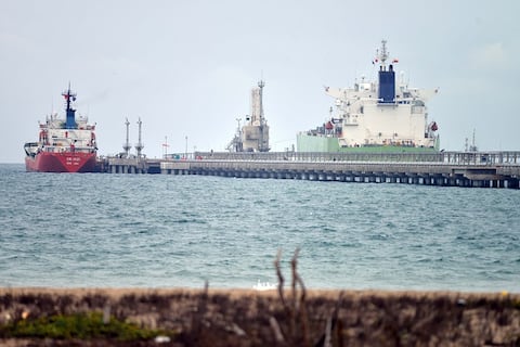 Profesionales y autoridades piden al Gobierno apoyo para desarrollar proyectos estratégicos en Monteverde y La Libertad