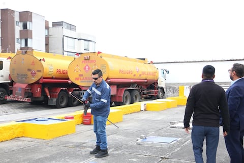 Gobierno anuncia acciones legales contra especuladores y asegura abastecimiento de combustibles