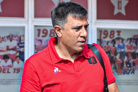 ‘Es una responsabilidad con la historia de este gigante de América’, dice César Farías a su llegada a Quito para asumir la dirección de Barcelona SC