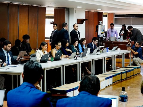 Informe pericial en caso Apagón señala irregularidades en procesos de contratación emergente en Quevedo y El Salitral, según Fiscalía