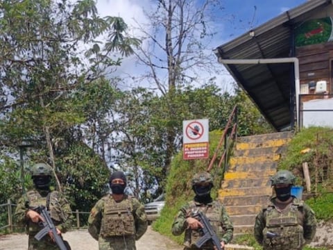 Militares decomisan más de 2.300 elementos explosivos en Zamora Chinchipe