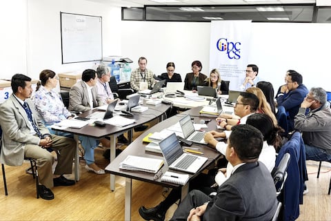 Comisión ciudadana concluye revisión de 75 expedientes de aspirantes a fiscal general del Estado