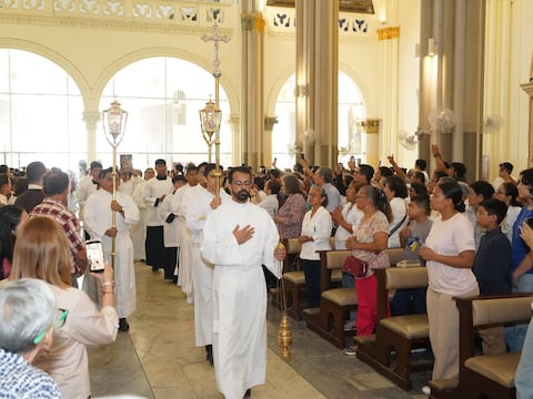 ‘Dios sigue tocando la vida de su pueblo, fortaleciendo y sanando’: misa crismal se celebra este Jueves Santo