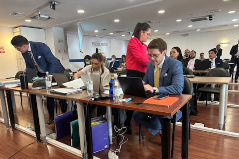 Los ejércitos oscuros