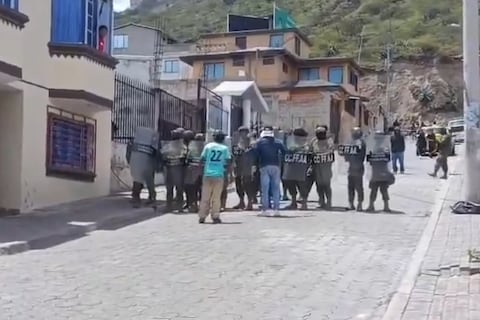 Enfrentamientos en San Miguel del Común dejan la Panamericana norte y pasan al interior de la comunidad