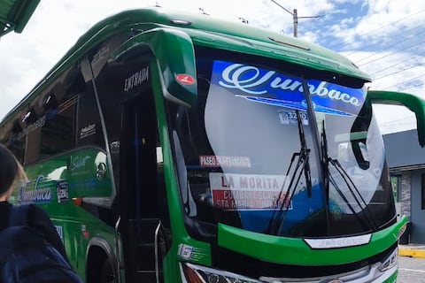 ‘No es justo que para ir a trabajar debamos estar con miedo’: asaltos afectan a usuarios de buses que van a Tumbaco y al aeropuerto de Quito