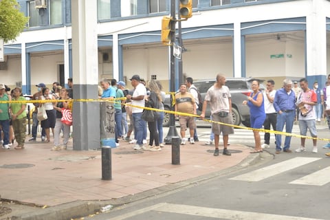 Habilitan acceso controlado a comerciantes de locales cercanos al Multicomercio para retiro de mercadería