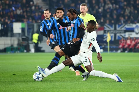 Chelsea cae en su visita al Atalanta por Champions League con Moisés Caicedo de titular