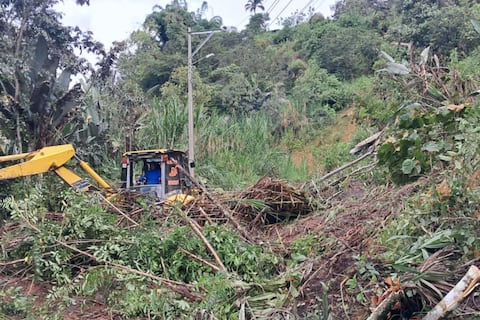 Dos personas desaparecidas y afectaciones en red vial de Pichincha tras fuertes lluvias