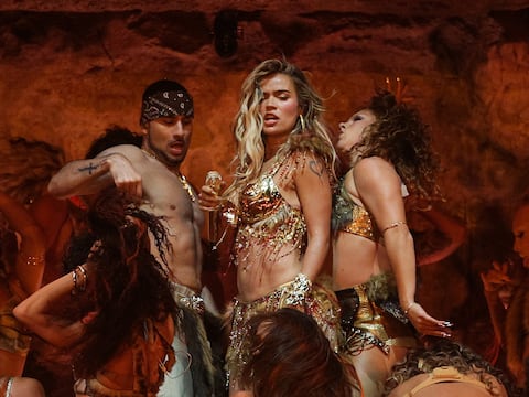 Karol G anuncia nueva gira tras hacer historia en Coachella: “Nos vamos de tour”