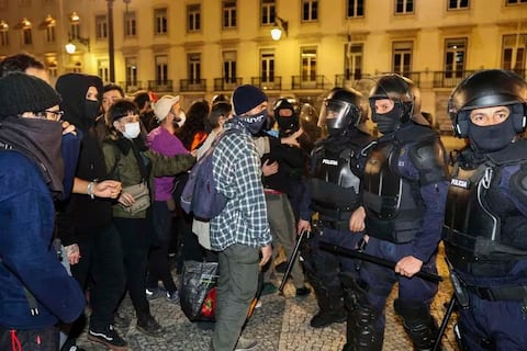 En Portugal, 6 personas resultaron heridas en brutal combate de hinchas en partido del Famalicão vs. Sporting Lisboa