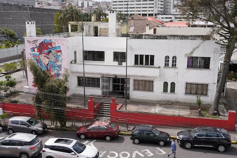 Correísmo, sin casillero, impulsa desafiliaciones en ‘estampida’ como parte de su estrategia política