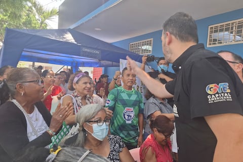 Aquiles Alvarez afirma que hospitales municipales están abastecidos de medicinas, aunque persisten trabas para comprar insulina