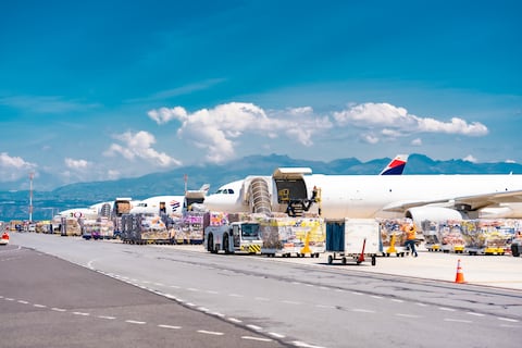 Venta de acciones en aeropuerto de Quito no afecta operaciones ni planes, señala Quiport