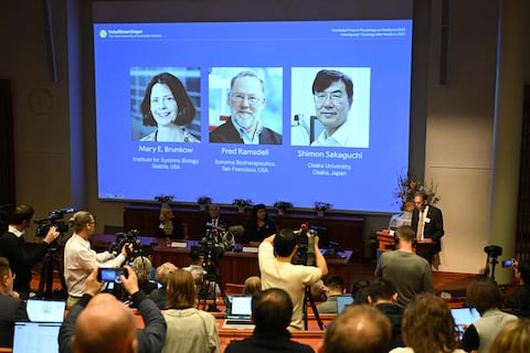 Nobel de Medicina 2025 premia a descubrimientos clave para evitar enfermedades autoinmunes