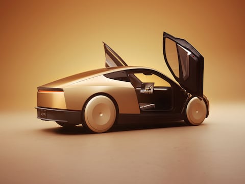 El fin del volante y los pedales: Tesla inicia la producción del Cybercab y sentencia el modelo tradicional de conducción