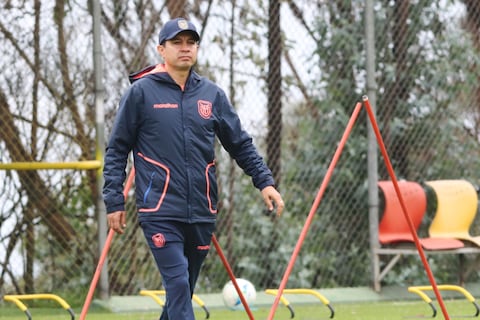 Eduardo Moscoso, DT de la selección femenina sub-20, destaca a Católica, Liga de Quito e IDV, entre otros clubes, en la formación de jugadoras para el Mundial Sub-20
