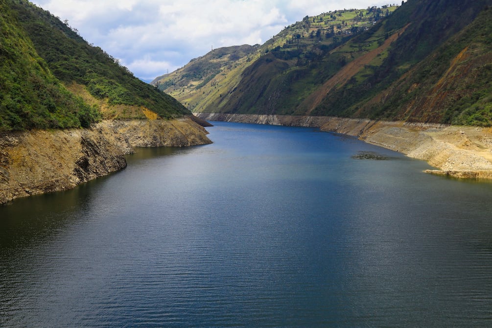 Embalse de Mazar registra una baja en la cota, mientras que el Gobierno pide a las industrias reducir el consumo de energía