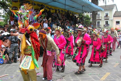Carnaval de Guaranda 2026 con artistas nacionales e internacionales hasta el 22 de febrero