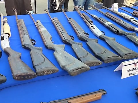Más de 300 armas incautadas en operativos por toque de queda en Ecuador