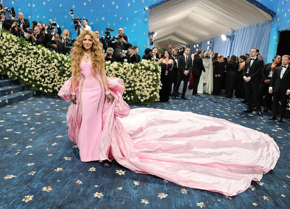 Shakira deslumbra en la Met Gala 2025 con un vestido rosa | Moda | La Revista | El Universo