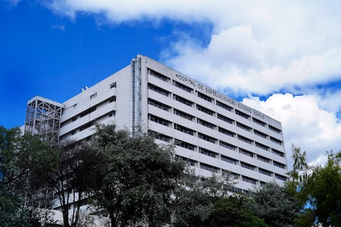Crisis en hospitales de Pichincha reduce cirugías de 6.000 a 3.000 y abastecimiento al 30 %, según gremios