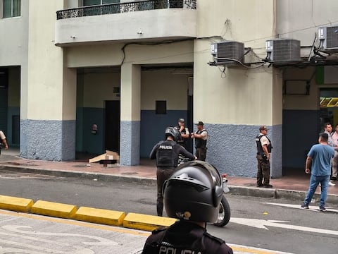 Una persona fue asesinada en la calle García Avilés y av. 9 de Octubre, en el centro de Guayaquil