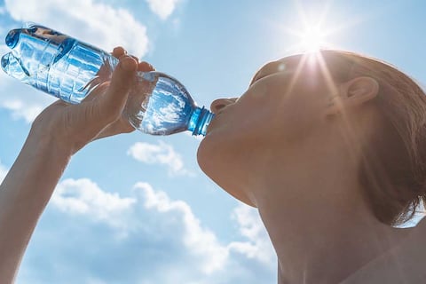 Hidratación: la clave invisible para la salud en días de calor